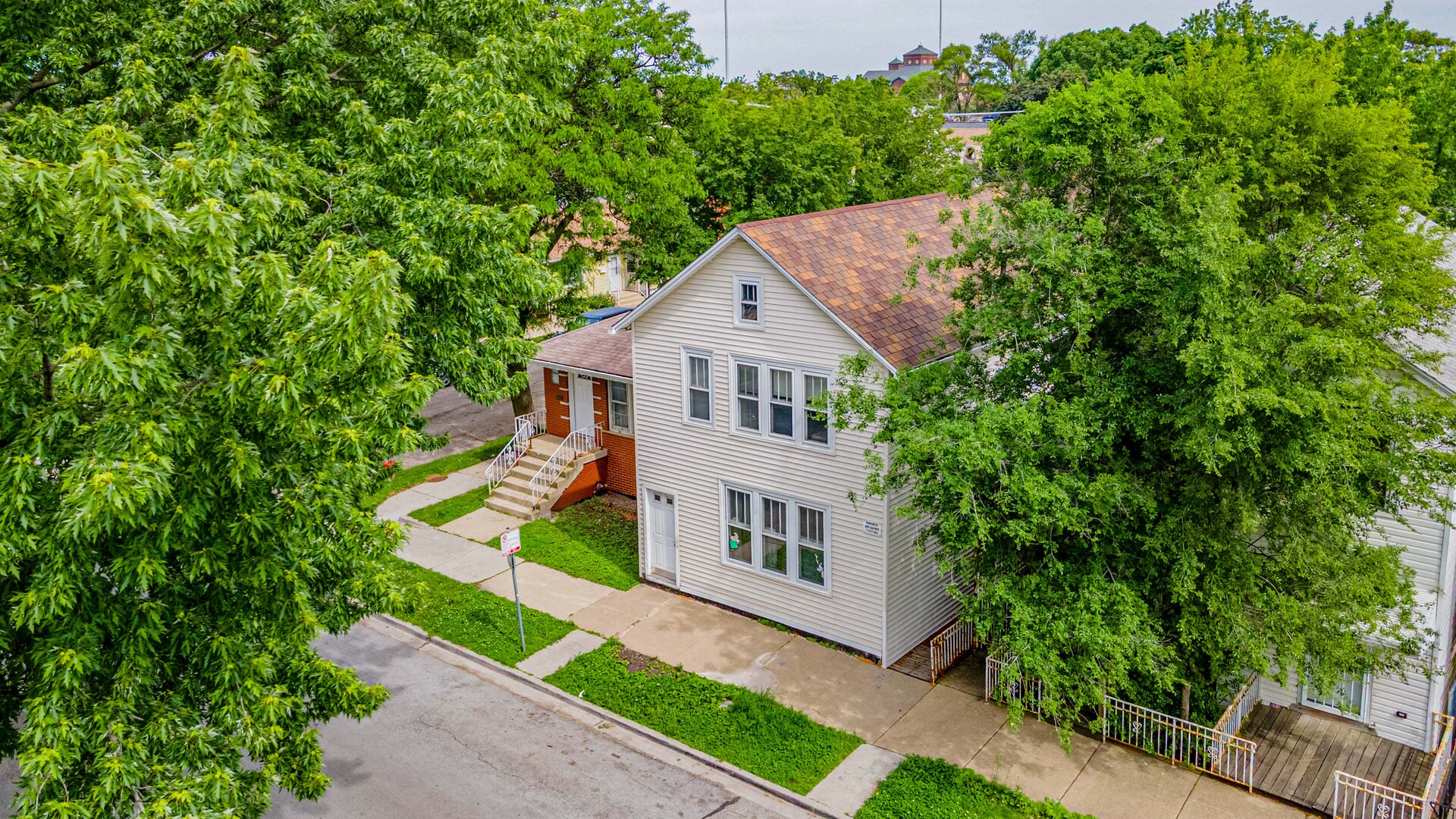 2703 South Hillock Avenue Chicago IL 60608