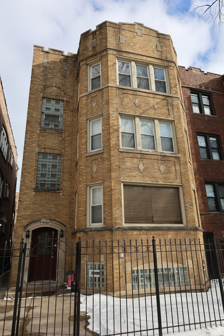 7751 South Phillips Avenue Chicago IL 60649