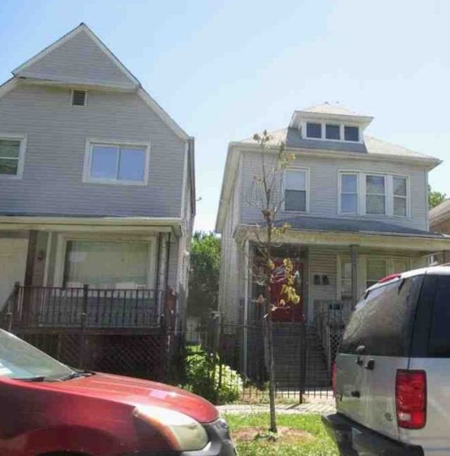 8047 South Houston Avenue Chicago IL 60617