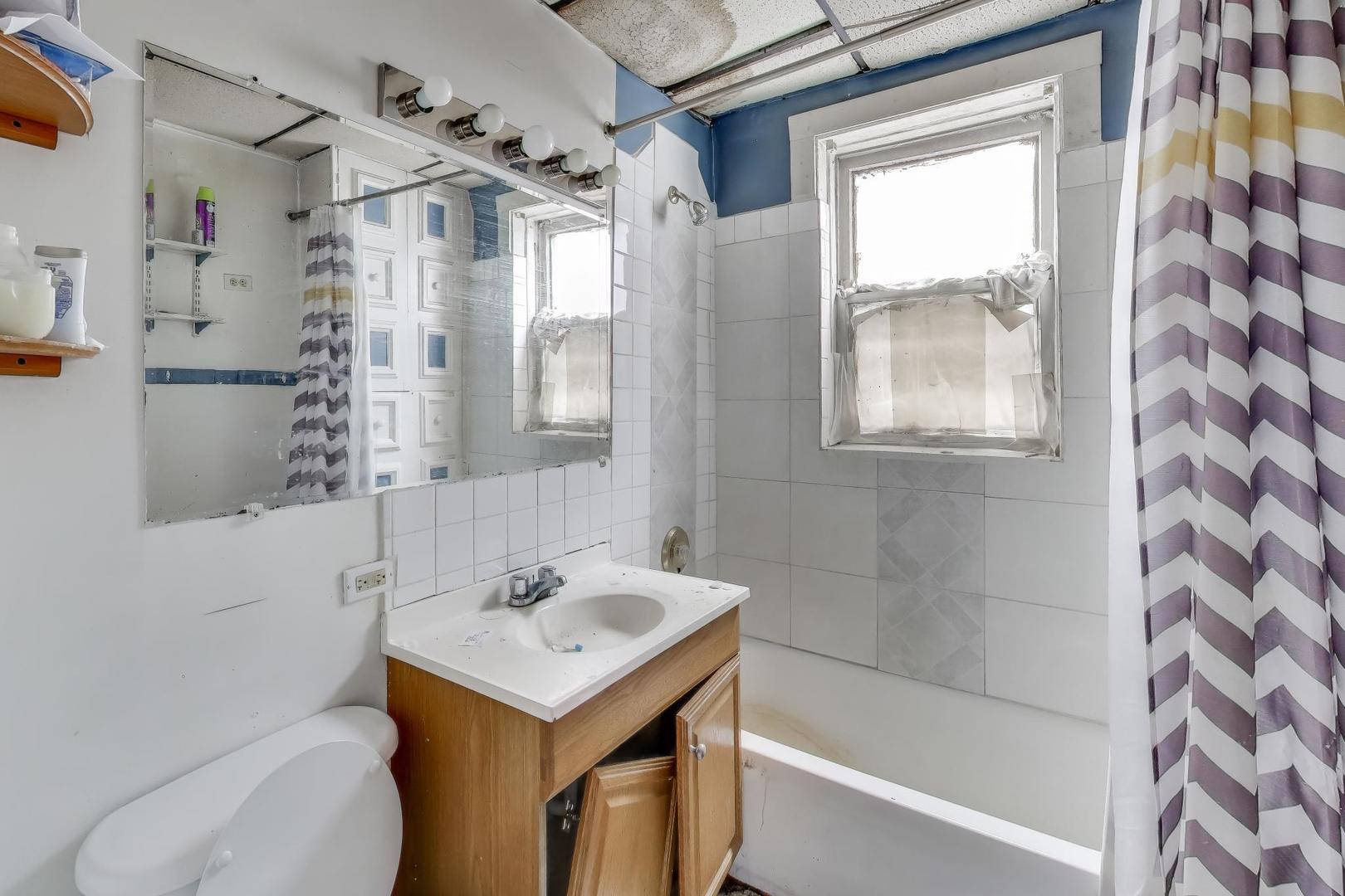 4105-03 West Grenshaw Street Chicago IL 60624