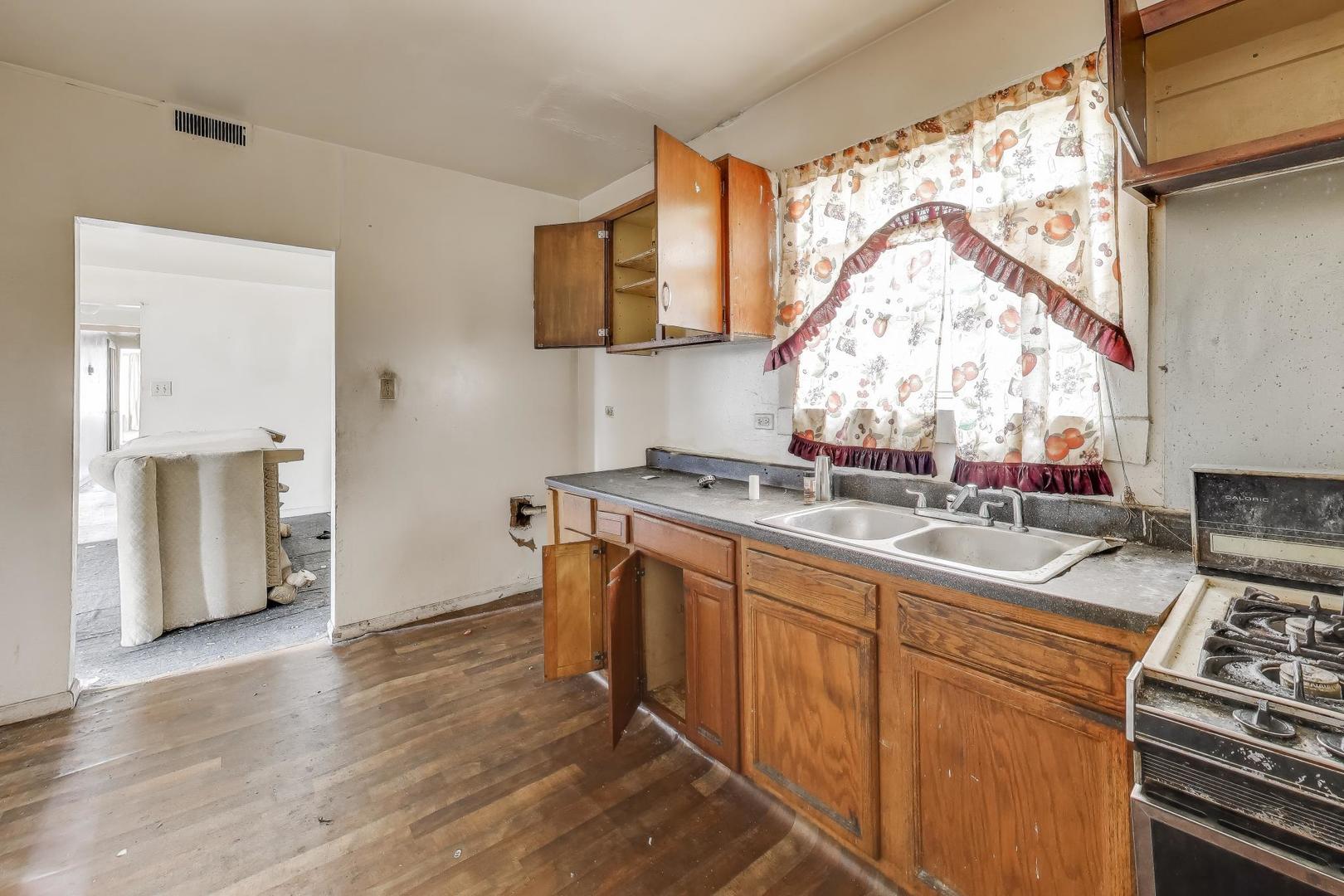 4105-03 West Grenshaw Street Chicago IL 60624