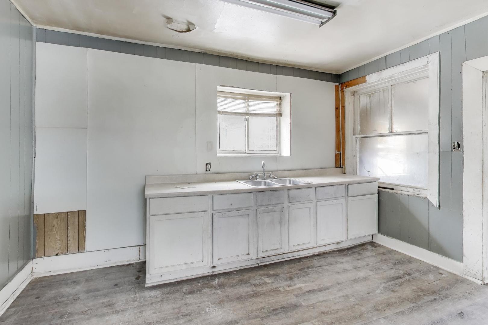 4105-03 West Grenshaw Street Chicago IL 60624