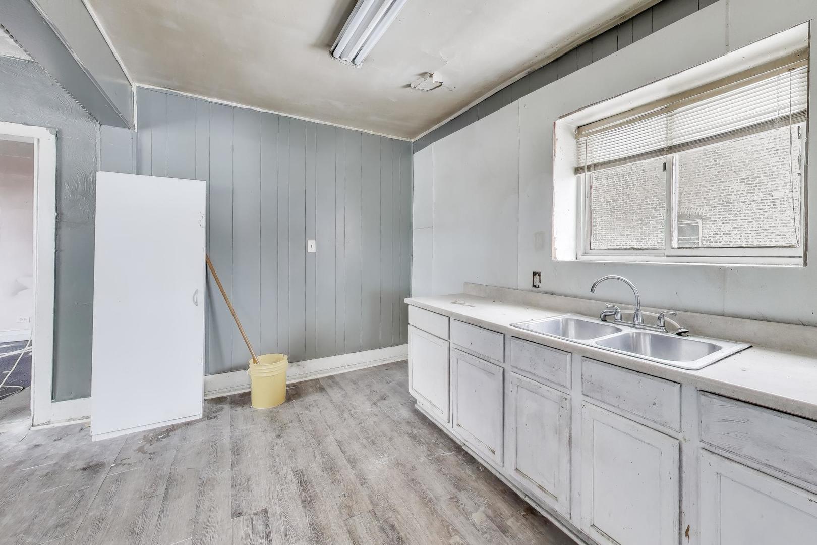 4105-03 West Grenshaw Street Chicago IL 60624
