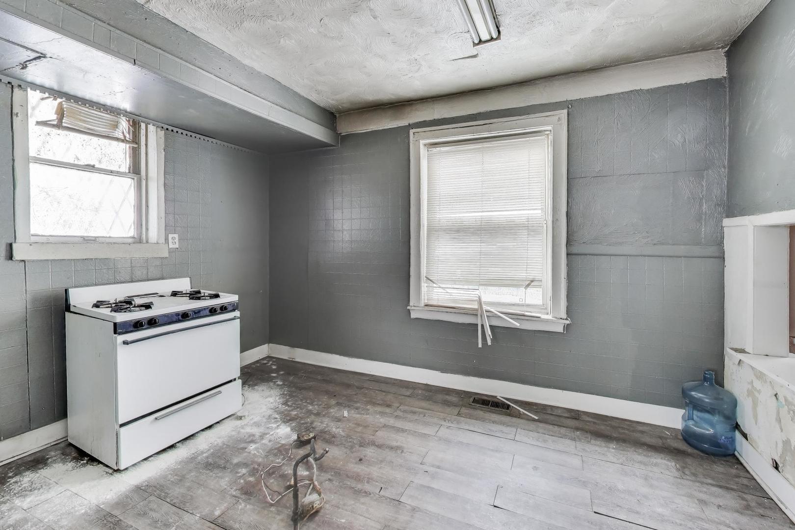 4105-03 West Grenshaw Street Chicago IL 60624