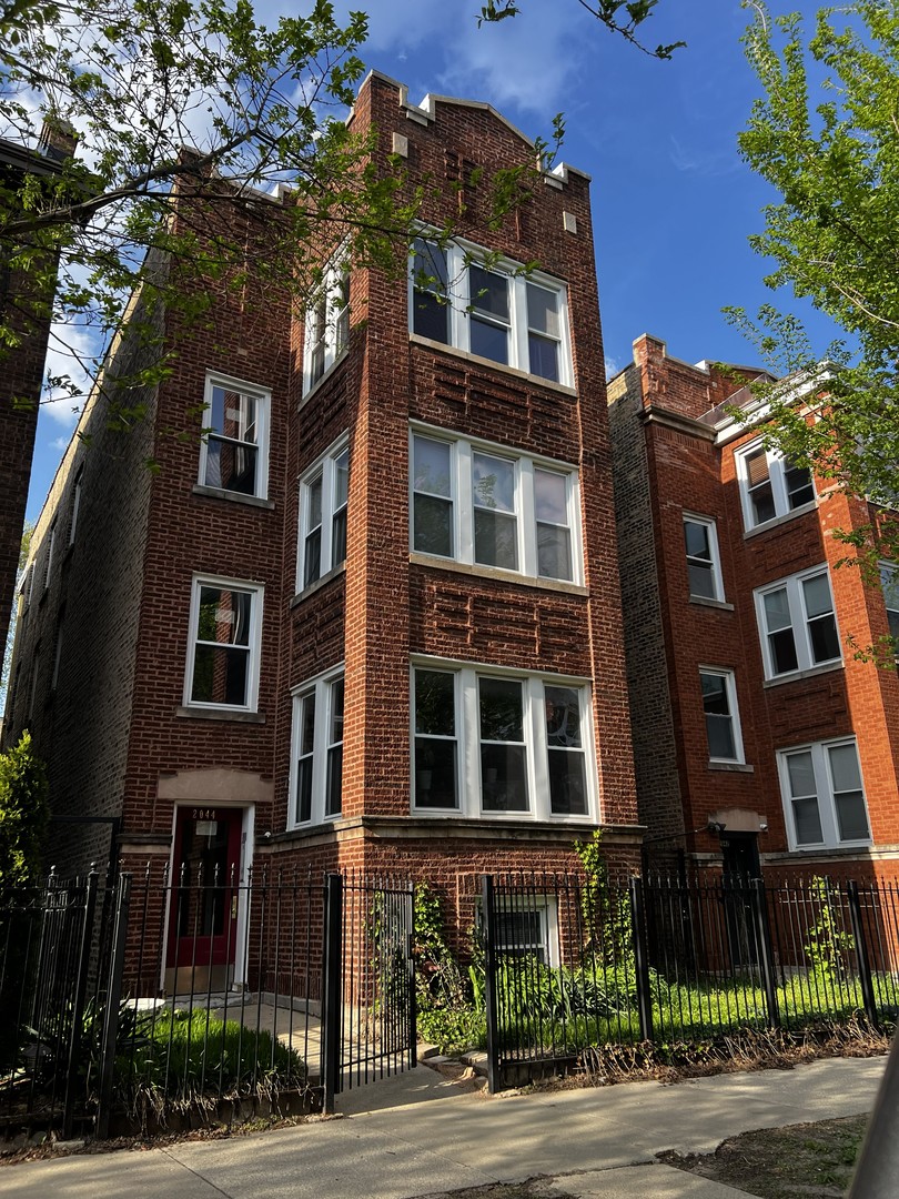 2044 West Birchwood Avenue Chicago IL 60645