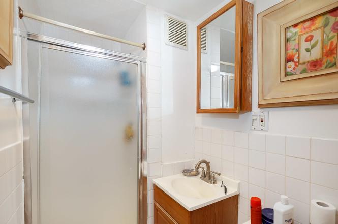 2044 West Birchwood Avenue Chicago IL 60645