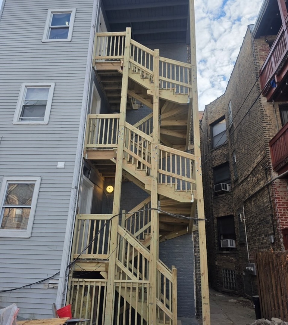 2044 West Birchwood Avenue Chicago IL 60645