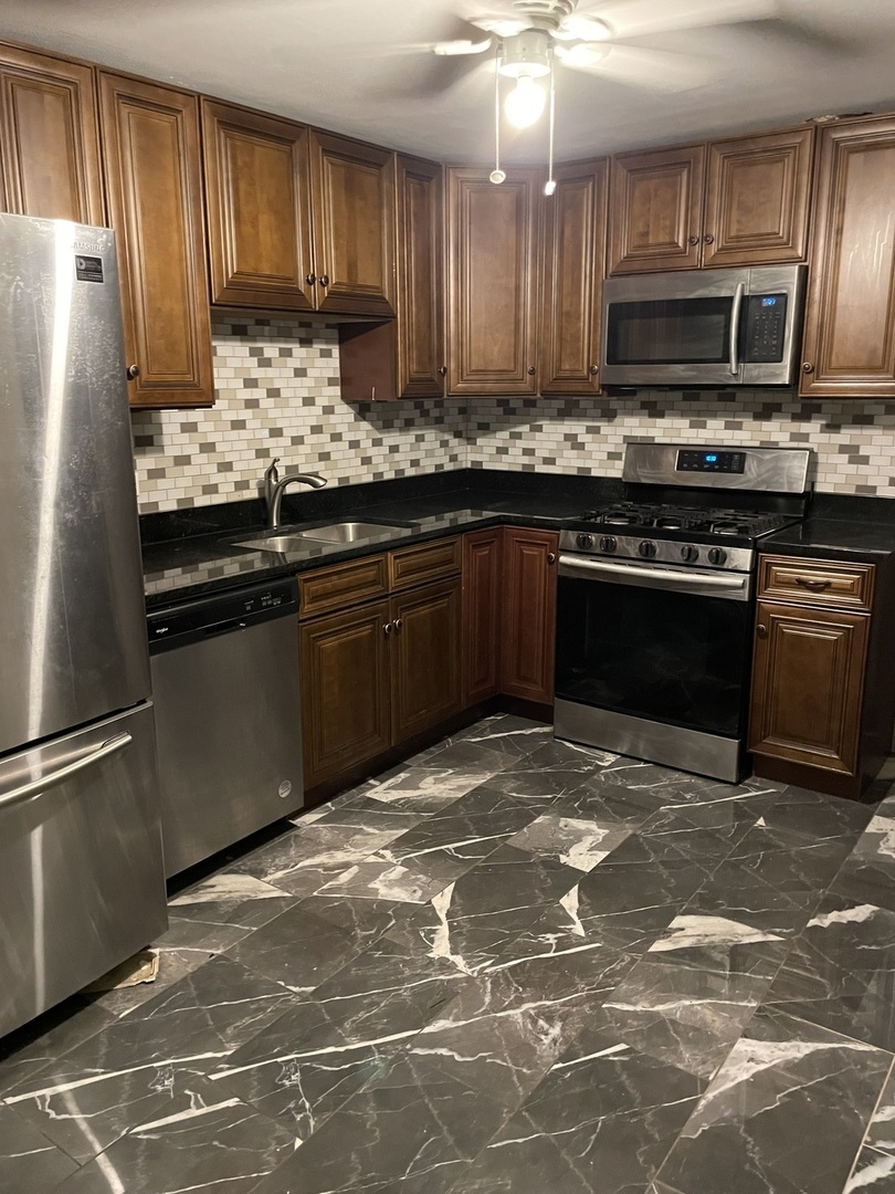 2044 West Birchwood Avenue Chicago IL 60645