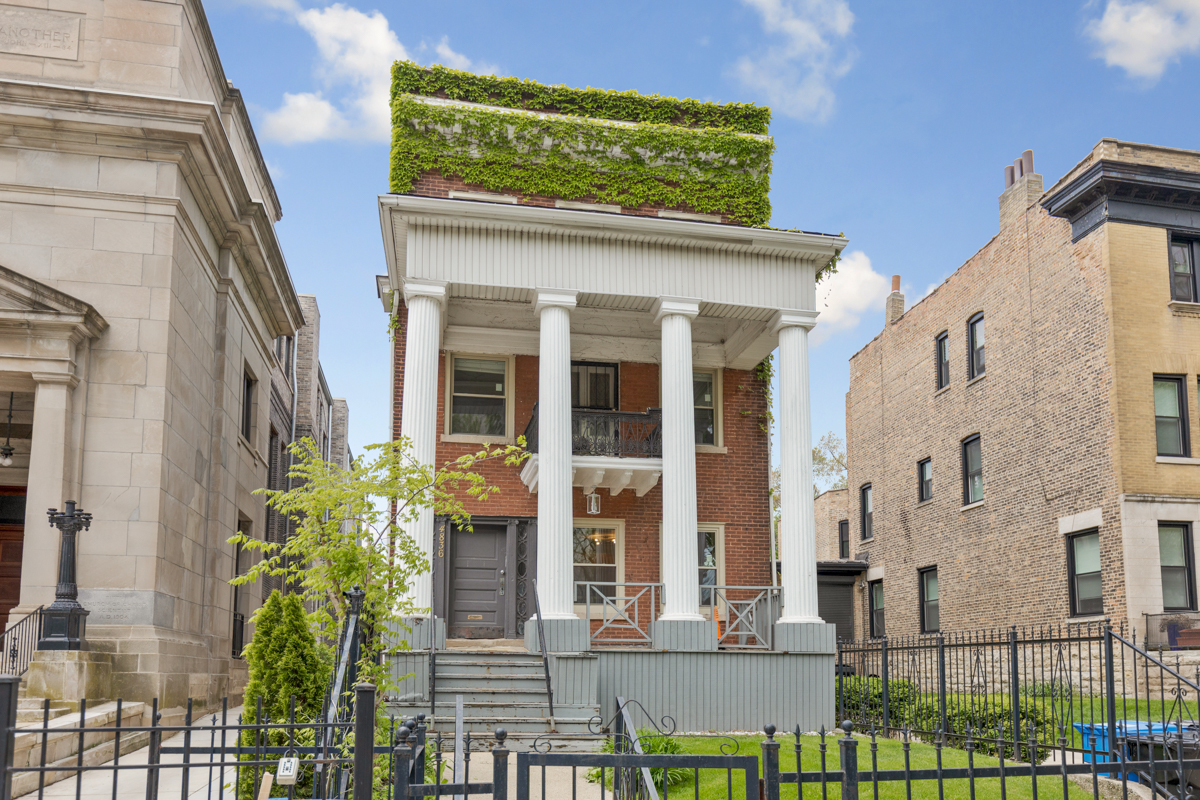 4836 South Dorchester Avenue Chicago IL 60615
