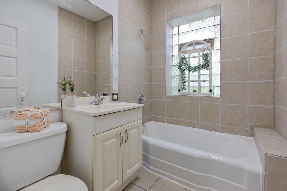 4836 South Dorchester Avenue Chicago IL 60615