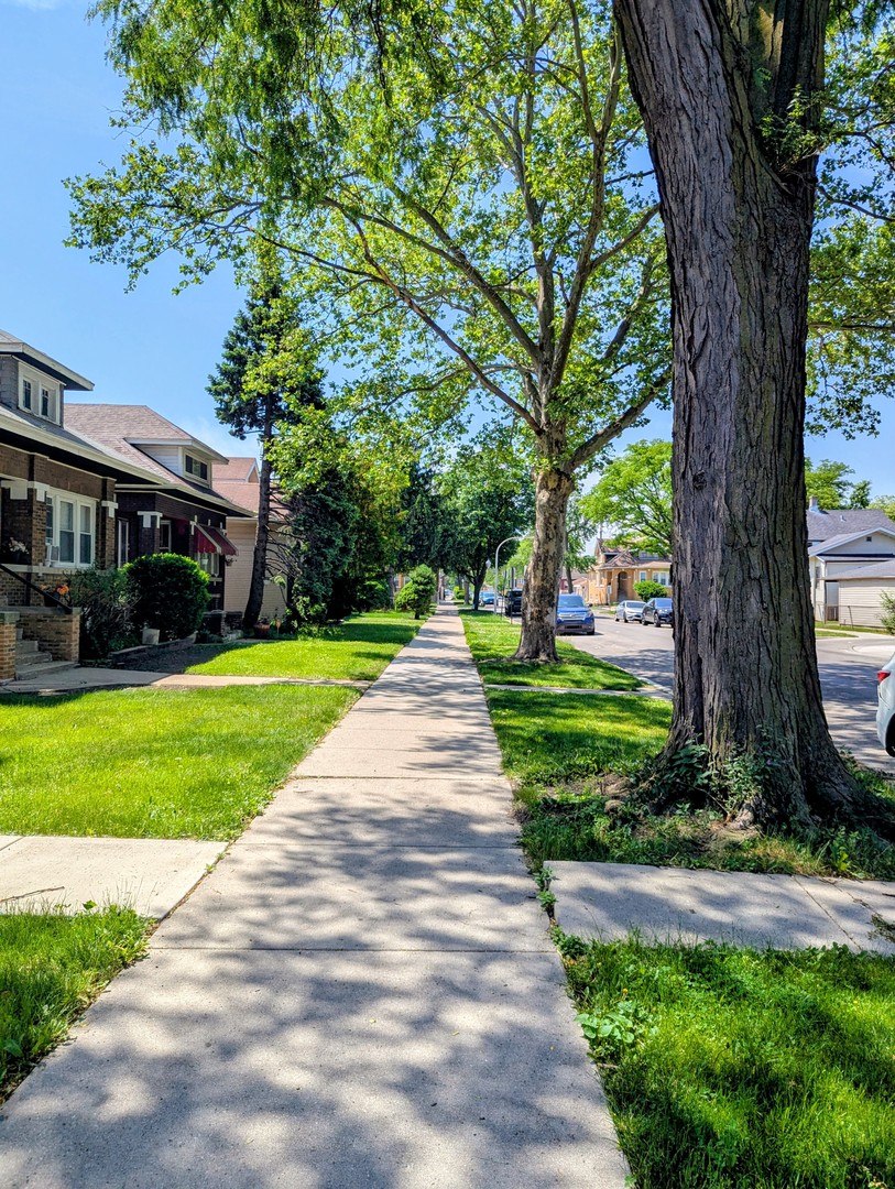 1325 North Long Avenue Chicago IL 60651