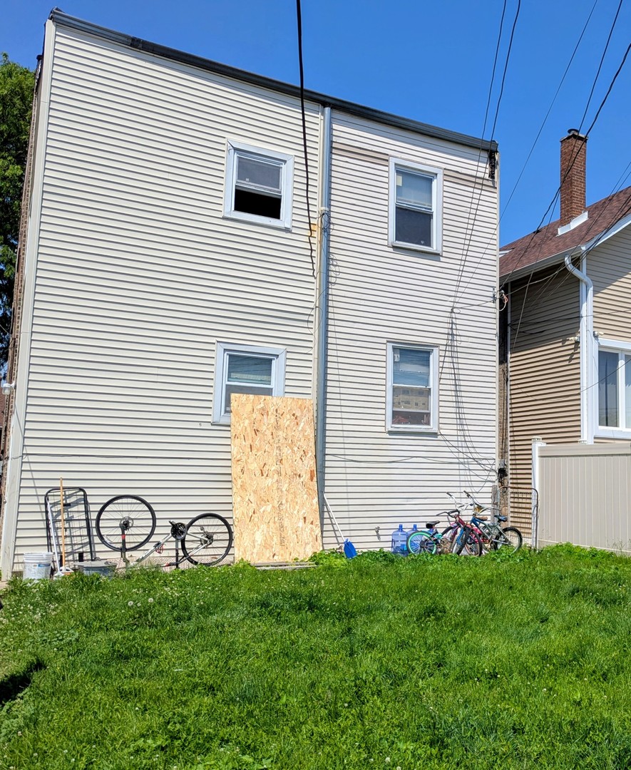 1325 North Long Avenue Chicago IL 60651
