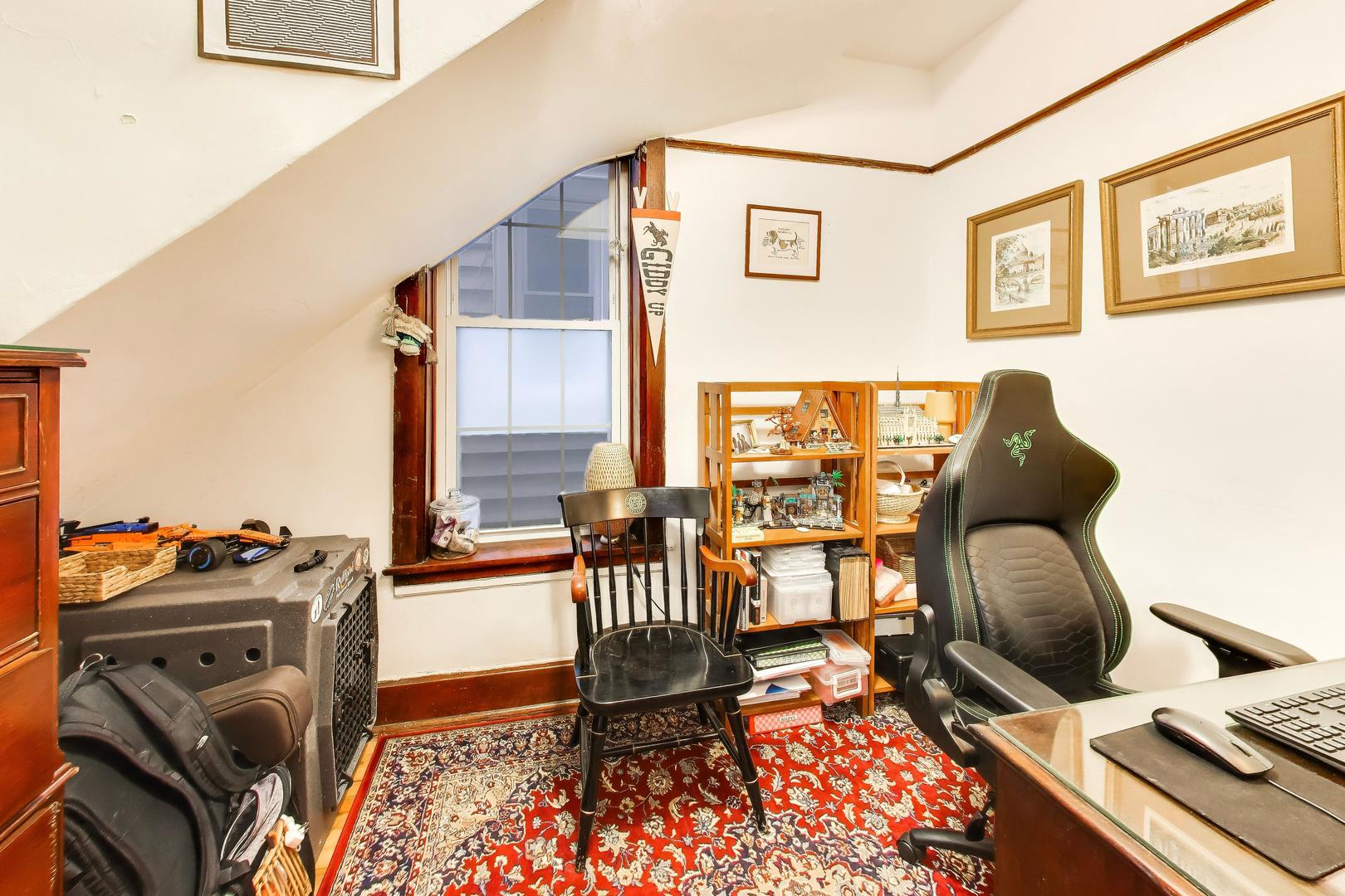 3243 North Hoyne Avenue Chicago IL 60618