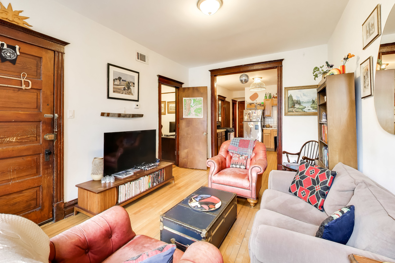 3243 North Hoyne Avenue Chicago IL 60618
