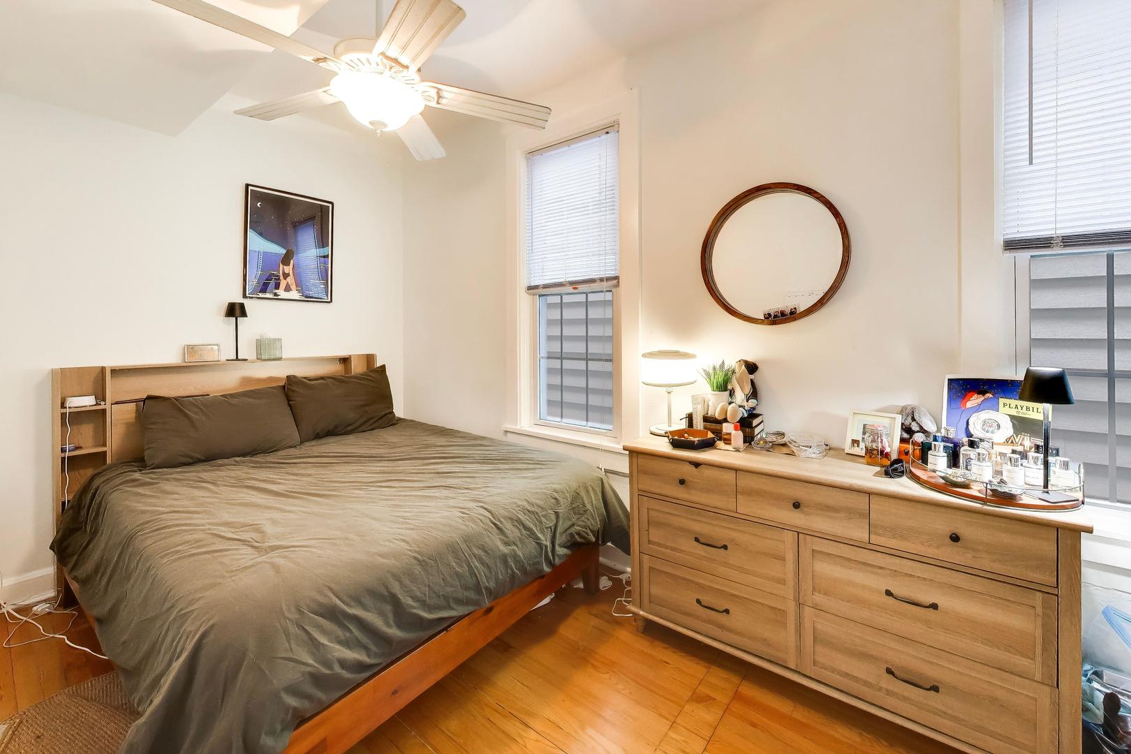 3243 North Hoyne Avenue Chicago IL 60618