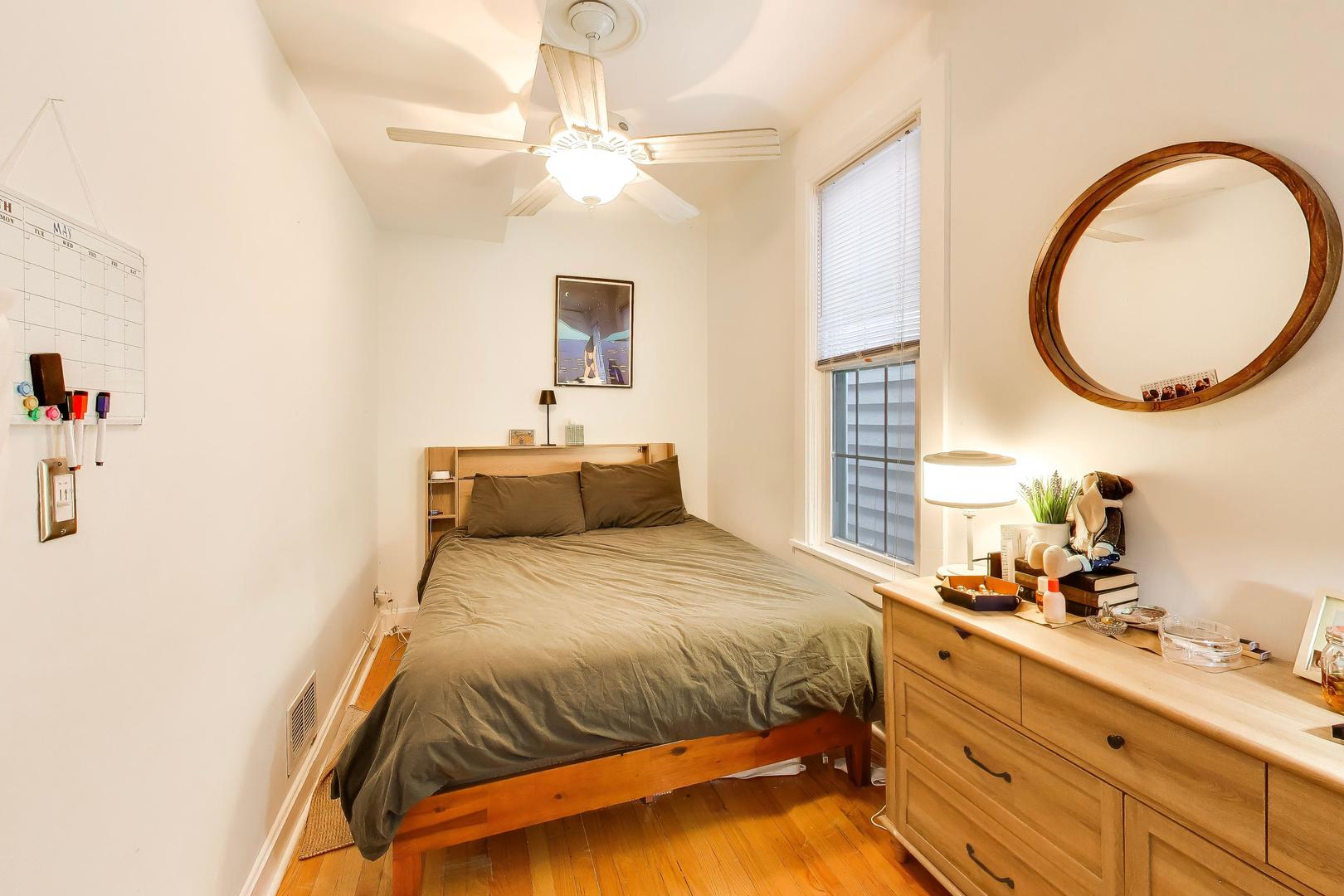 3243 North Hoyne Avenue Chicago IL 60618