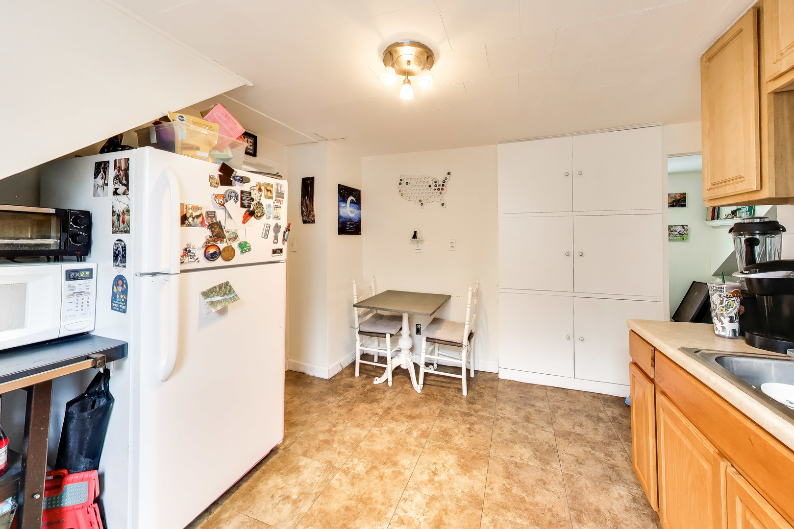 3243 North Hoyne Avenue Chicago IL 60618