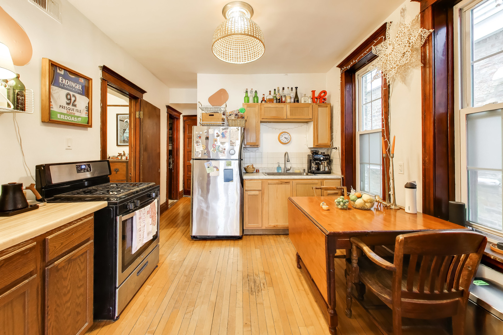 3243 North Hoyne Avenue Chicago IL 60618