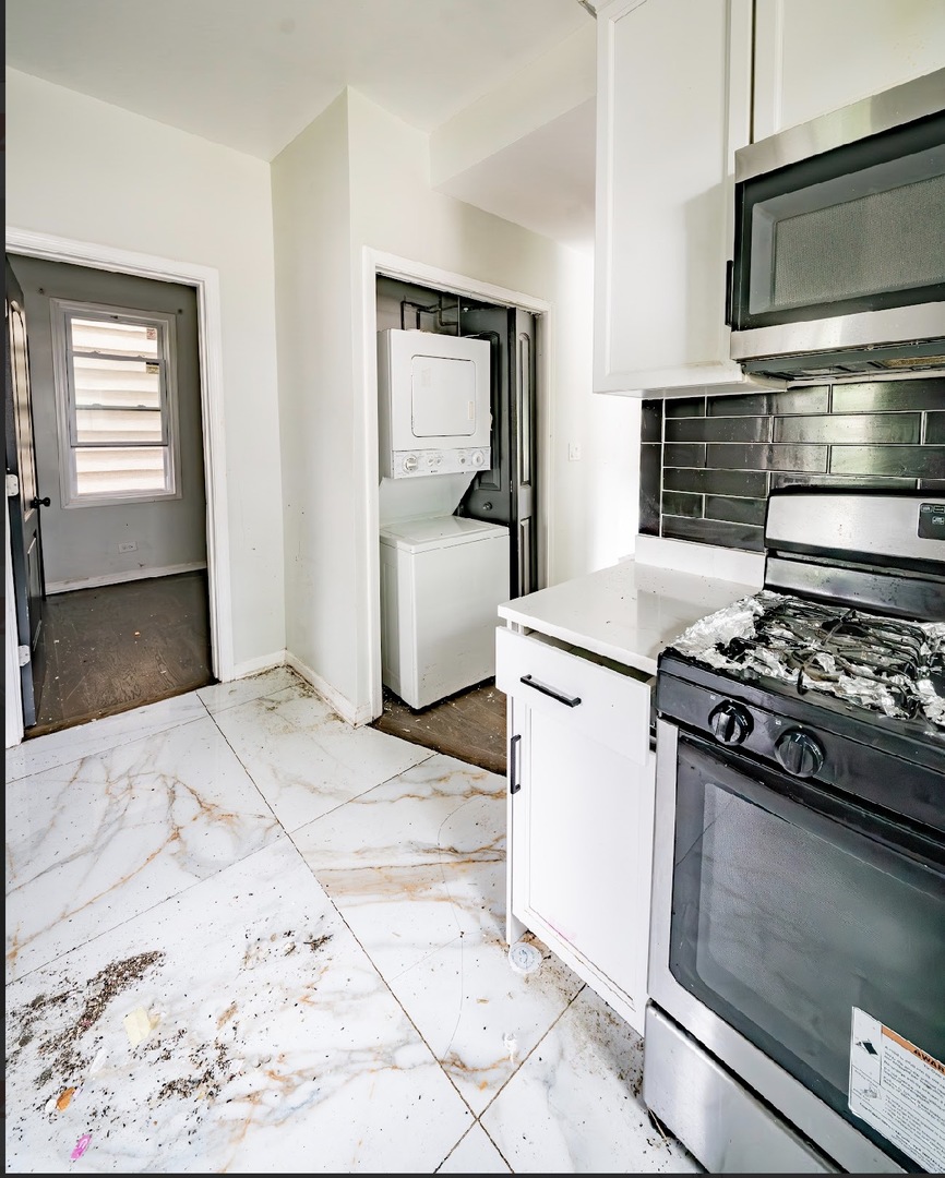 8942 South Baltimore Avenue Chicago IL 60617