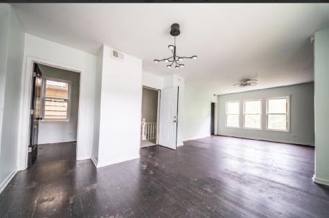 8942 South Baltimore Avenue Chicago IL 60617