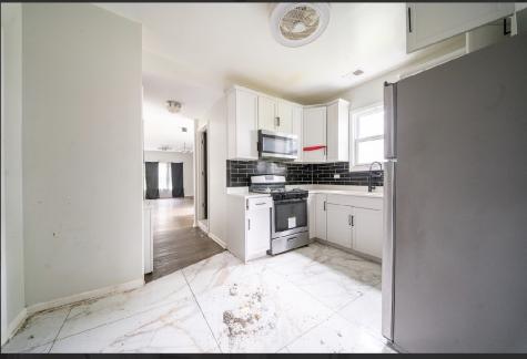 8942 South Baltimore Avenue Chicago IL 60617
