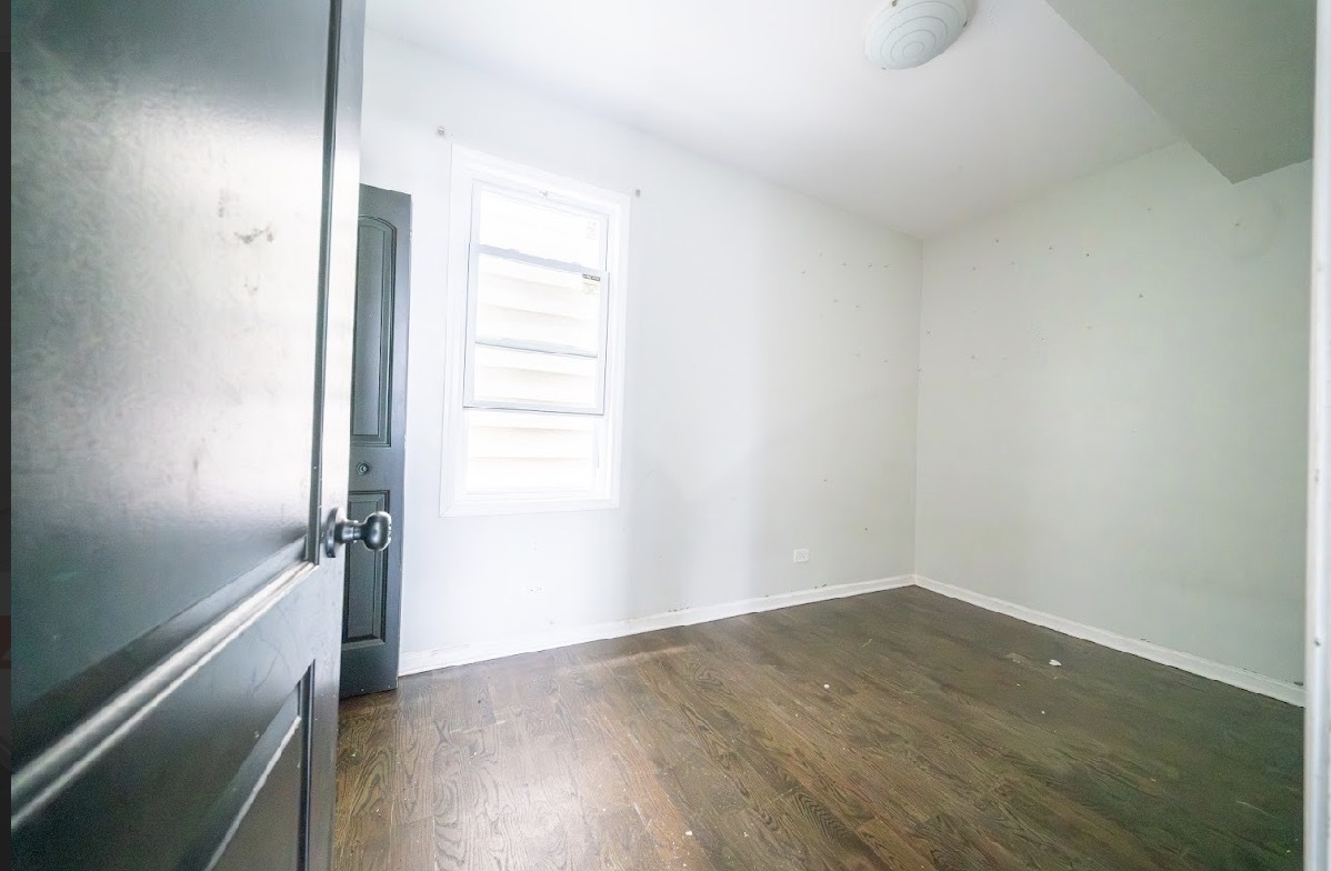 8942 South Baltimore Avenue Chicago IL 60617
