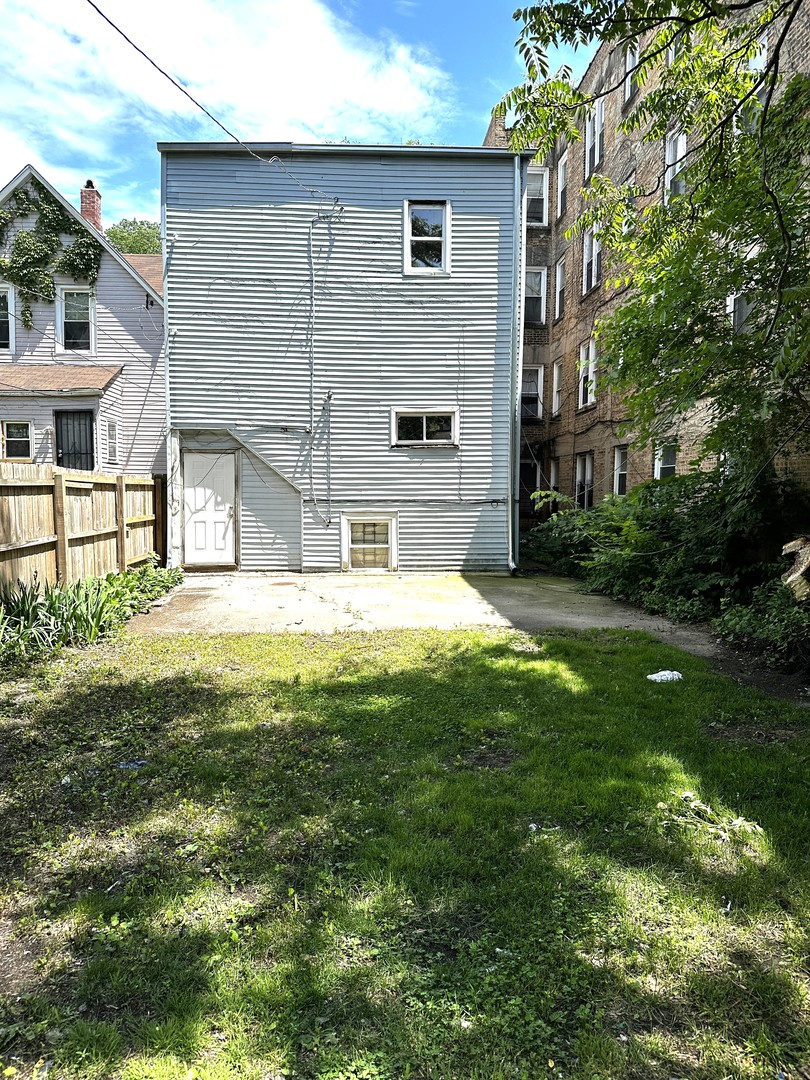 7142 South Lowe Avenue Chicago IL 60621