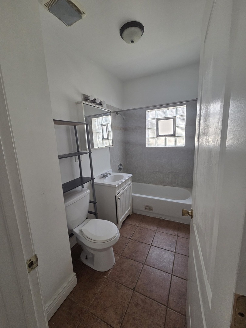 6928 South Maplewood Avenue Chicago IL 60629
