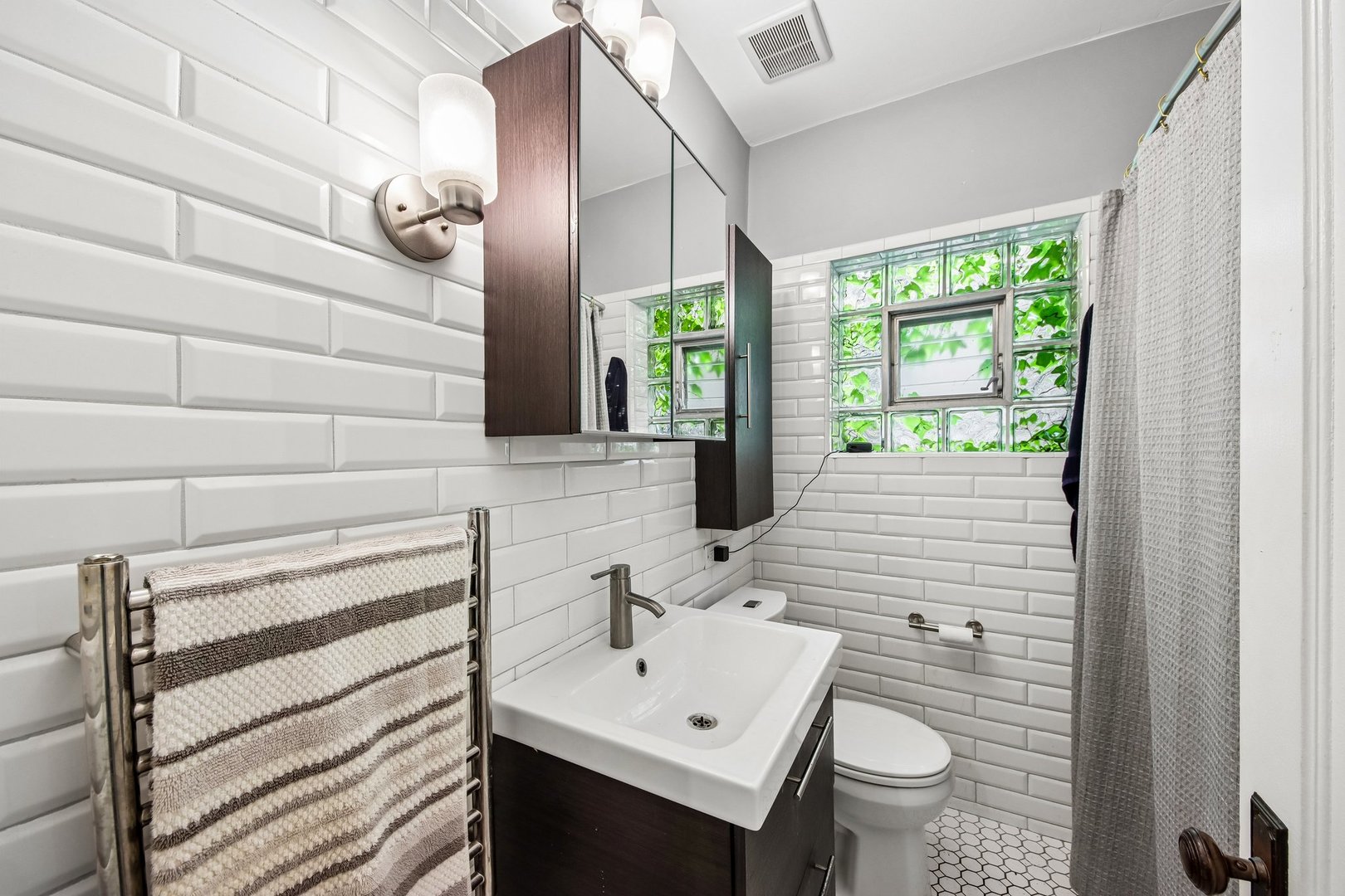 5643 North Campbell Avenue Chicago IL 60659