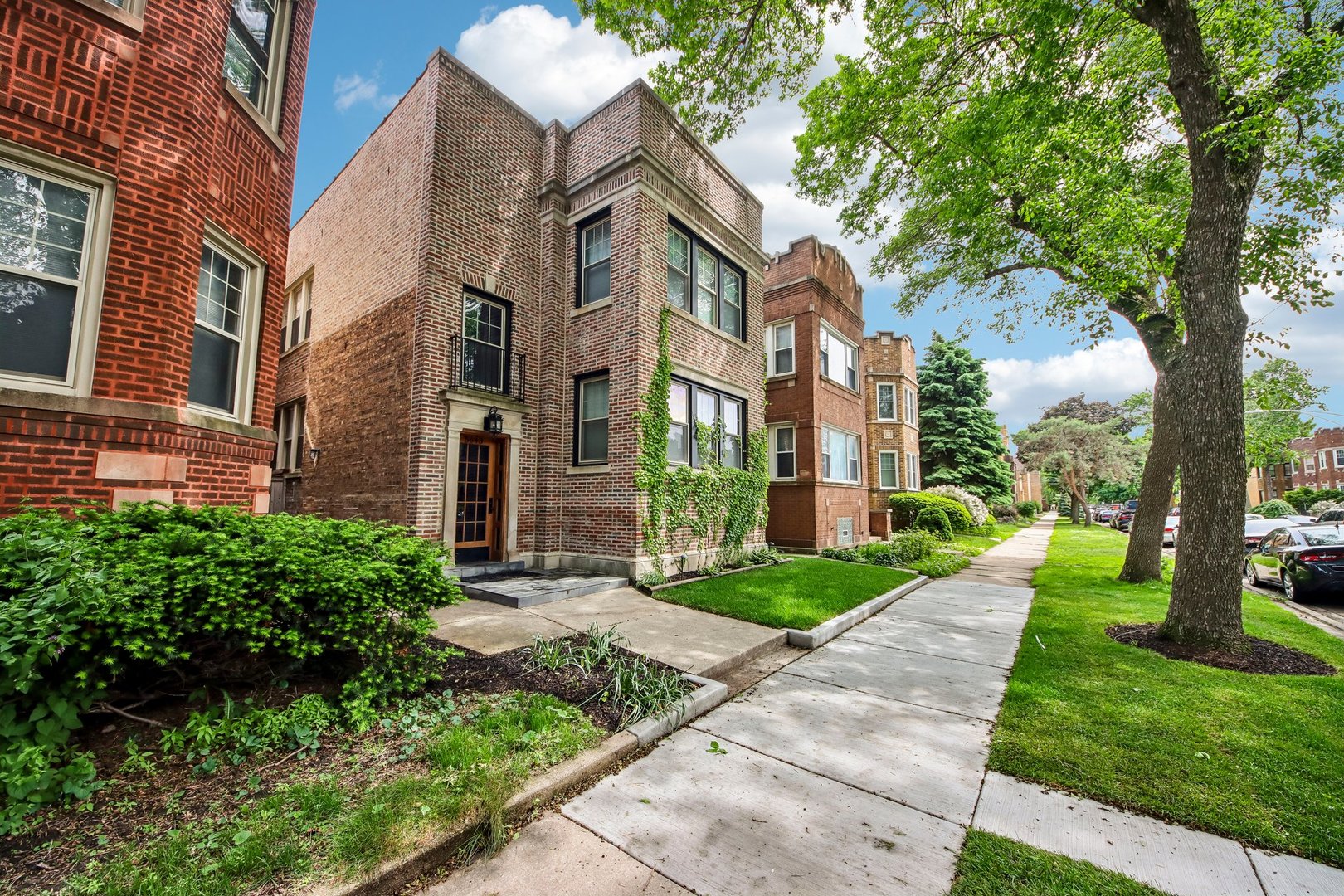 5643 North Campbell Avenue Chicago IL 60659
