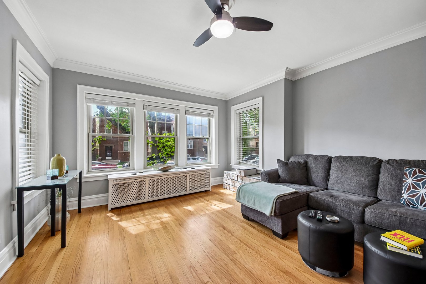 5643 North Campbell Avenue Chicago IL 60659