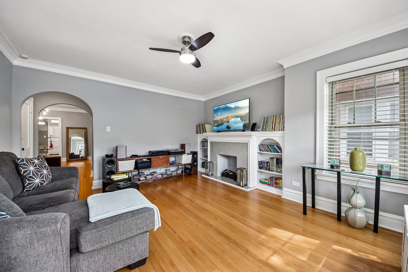 5643 North Campbell Avenue Chicago IL 60659