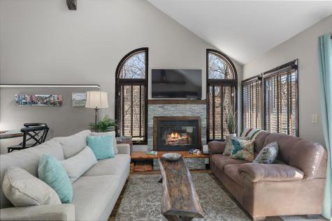 16 Oak Glen Drive Galena IL 61036