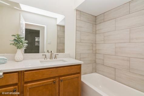 1142 East 159th Place South Holland IL 60473