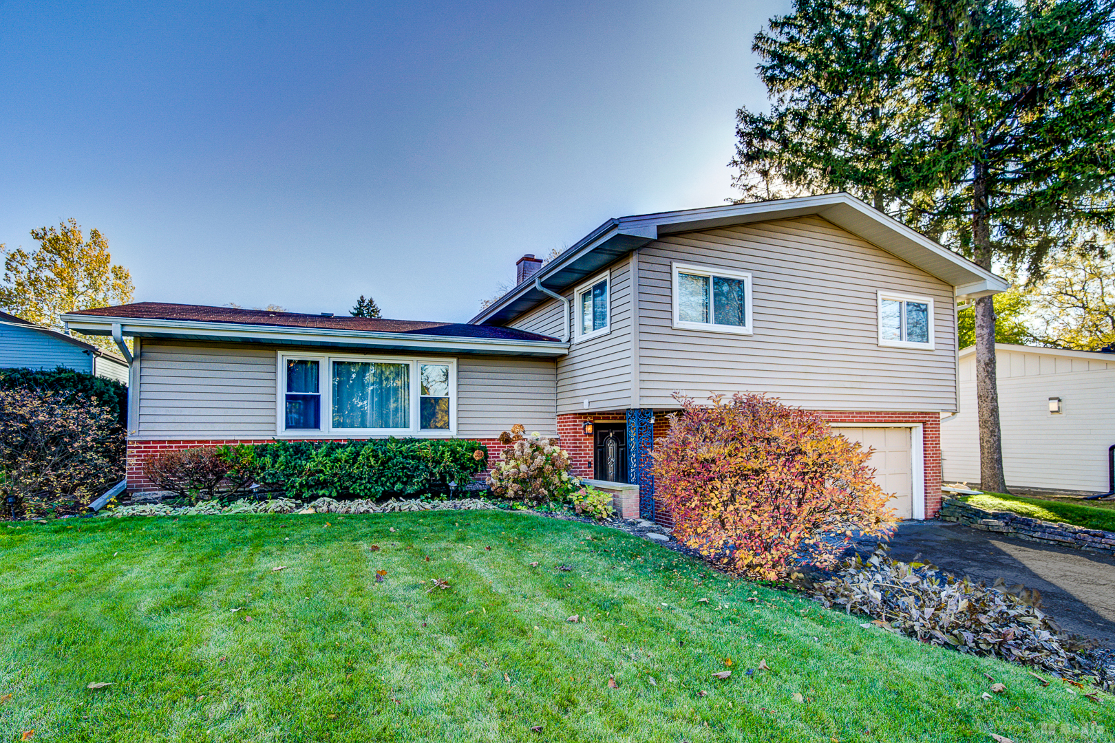 571 Hitchcock Avenue Lisle IL 60532