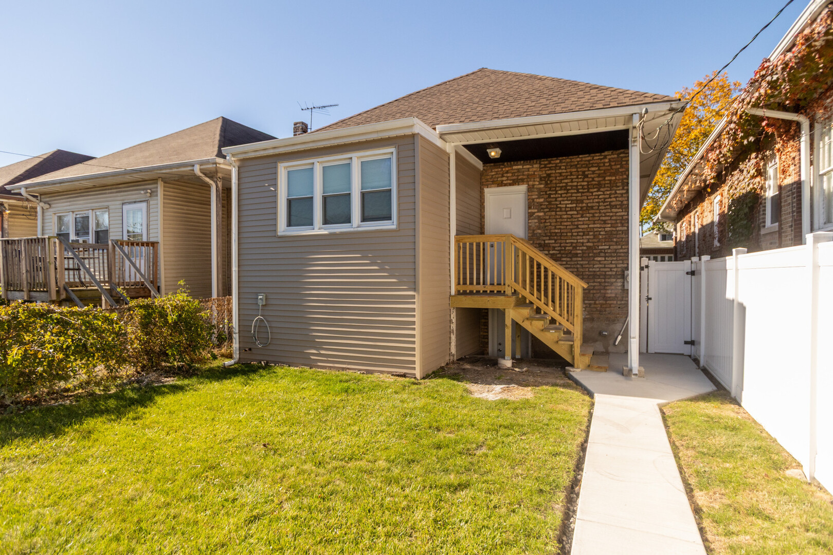 7305 South Eberhart Avenue Chicago IL 60619