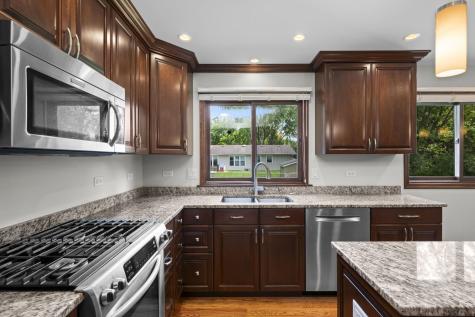 4095 Victoria Drive Hoffman Estates IL 60192