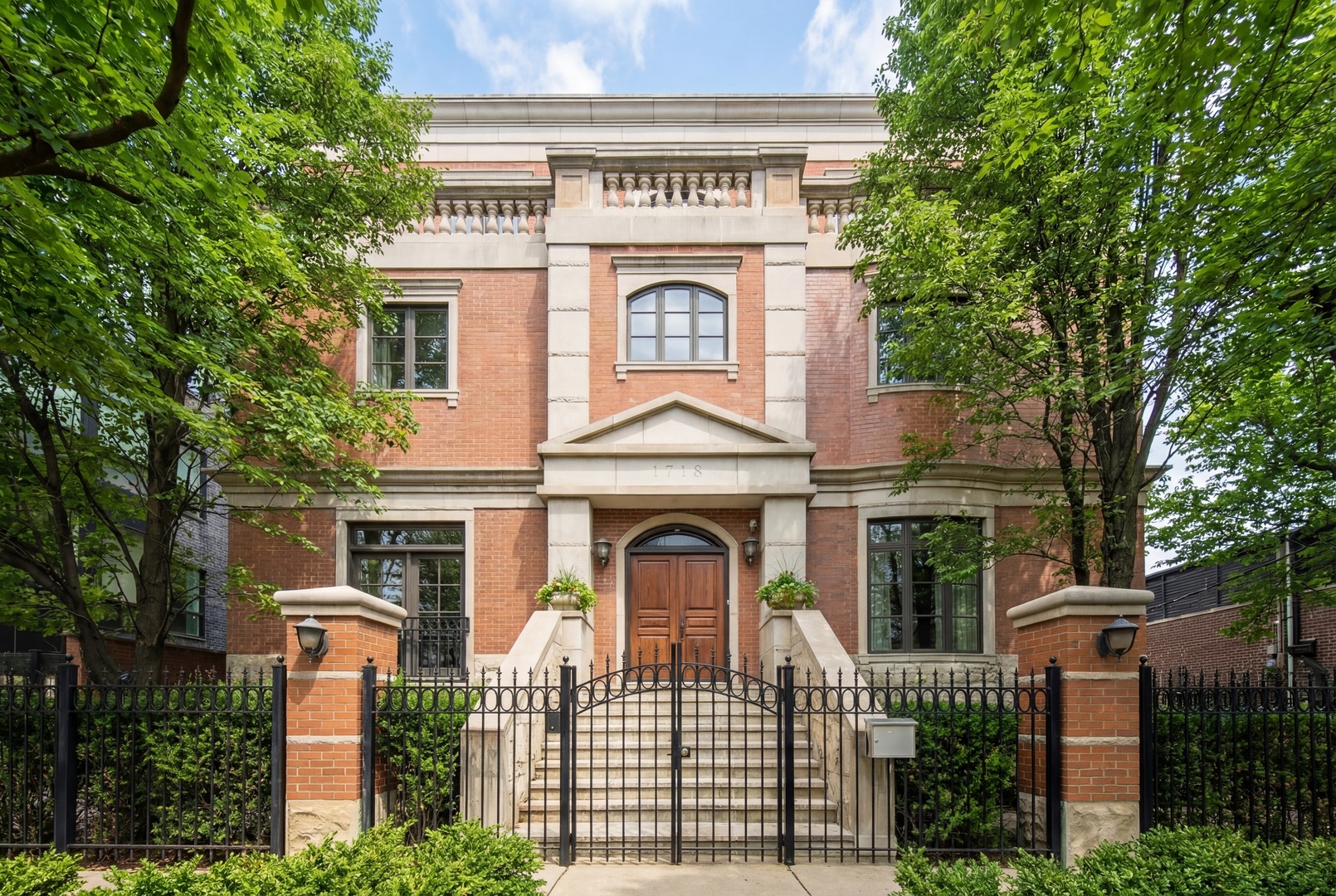 1718 West Wrightwood Avenue Chicago IL 60614