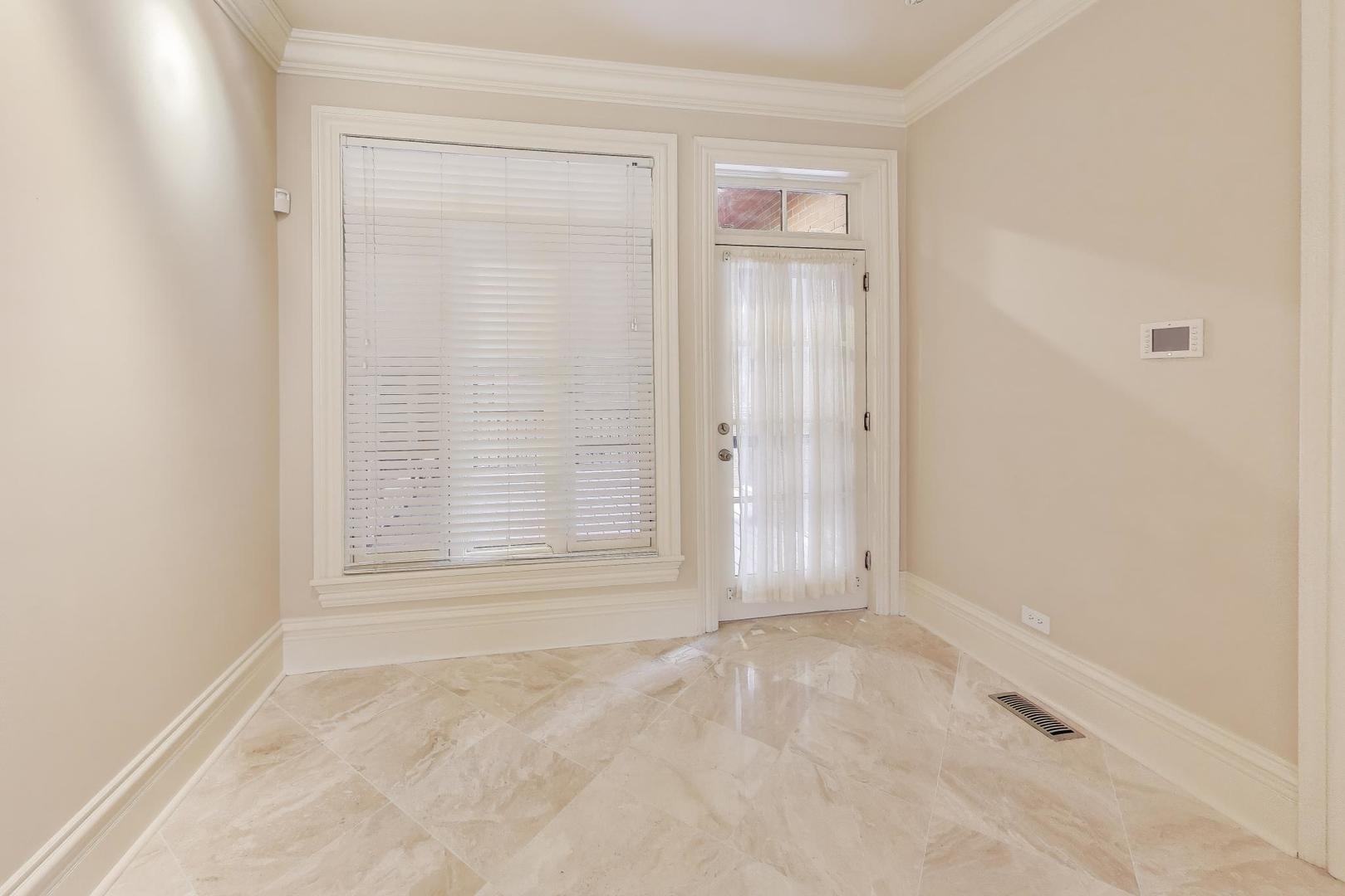 1718 West Wrightwood Avenue Chicago IL 60614