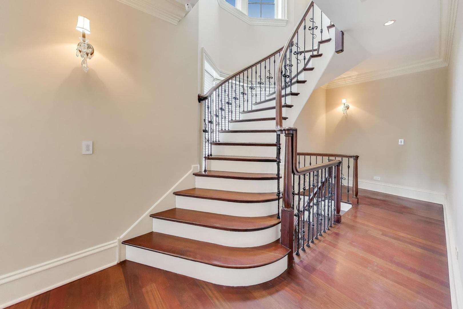 1718 West Wrightwood Avenue Chicago IL 60614