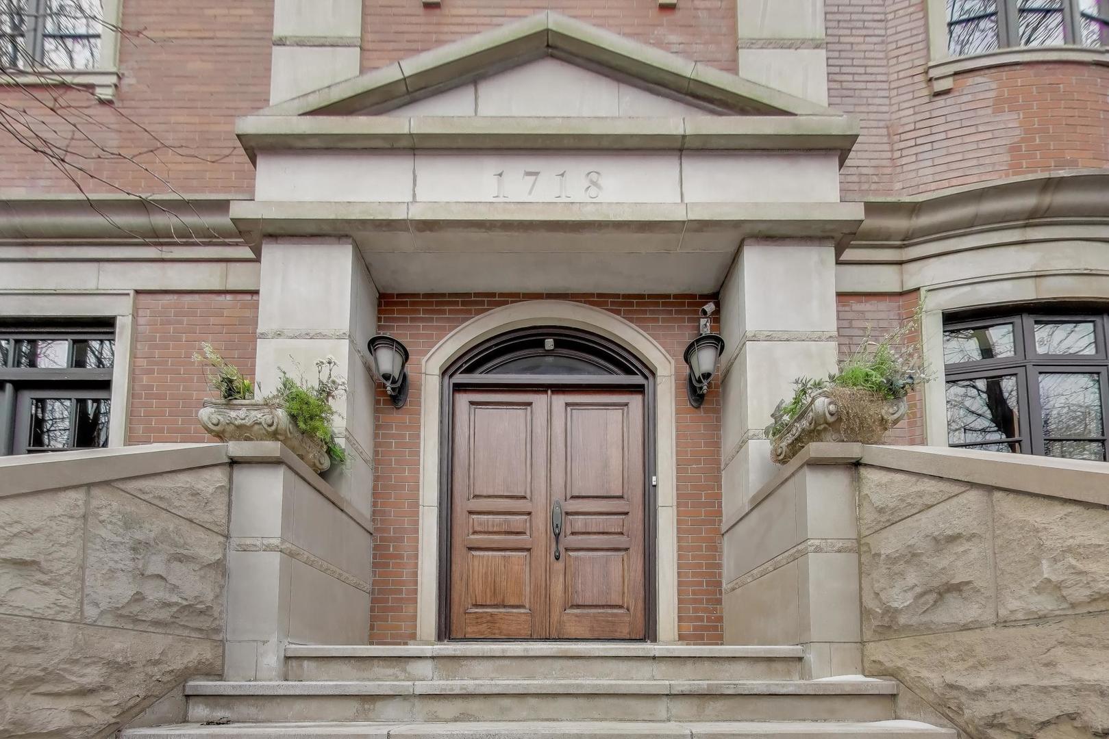 1718 West Wrightwood Avenue Chicago IL 60614