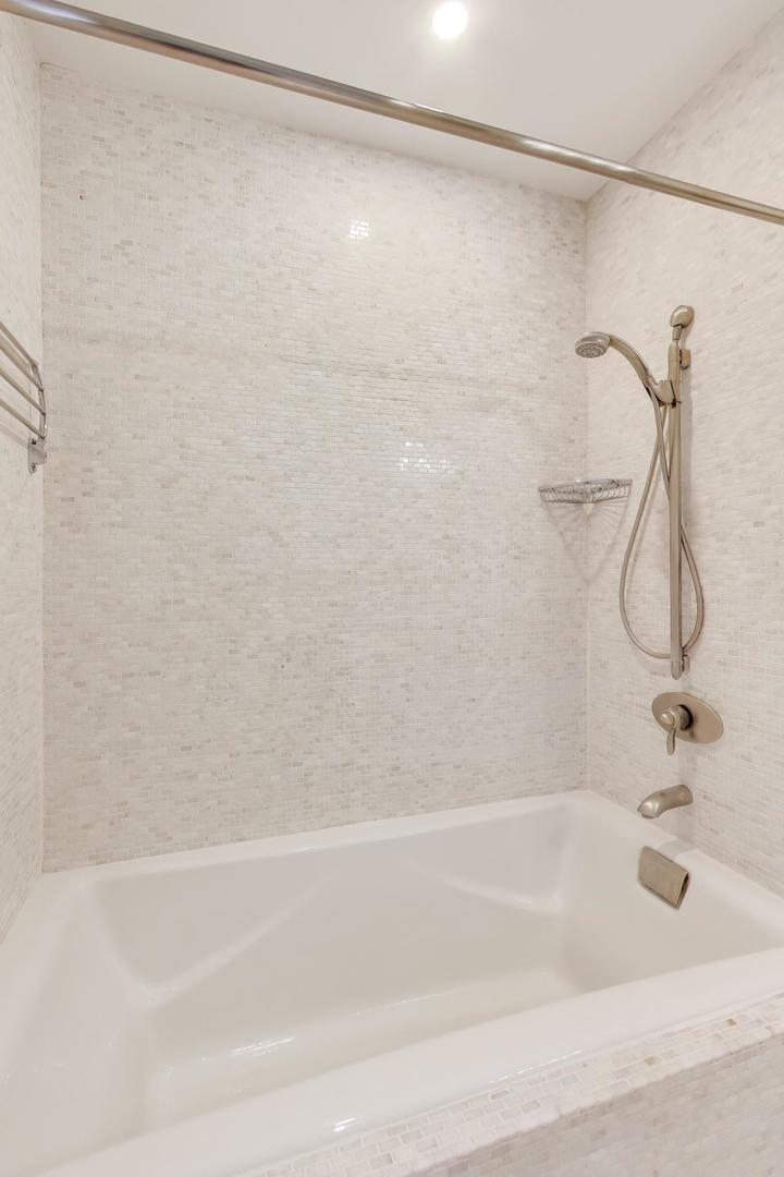 1718 West Wrightwood Avenue Chicago IL 60614