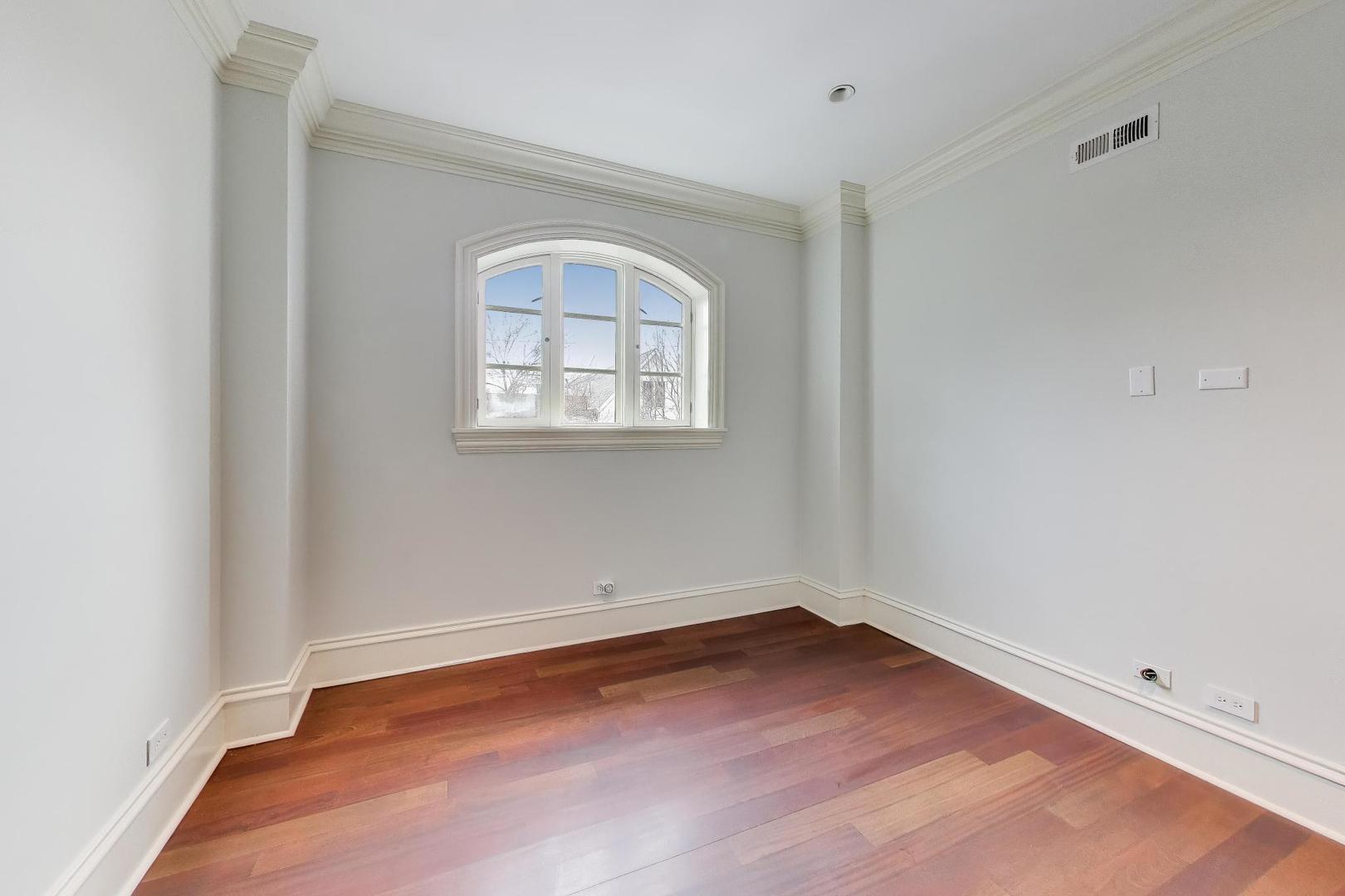 1718 West Wrightwood Avenue Chicago IL 60614