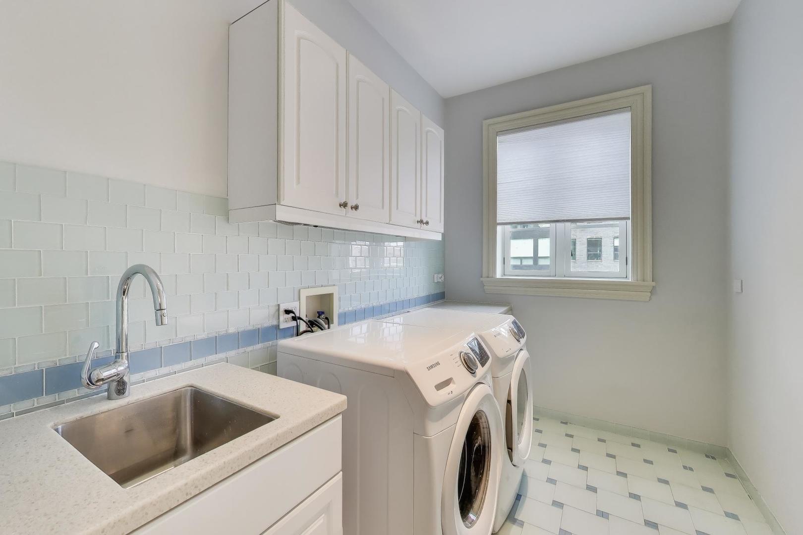 1718 West Wrightwood Avenue Chicago IL 60614