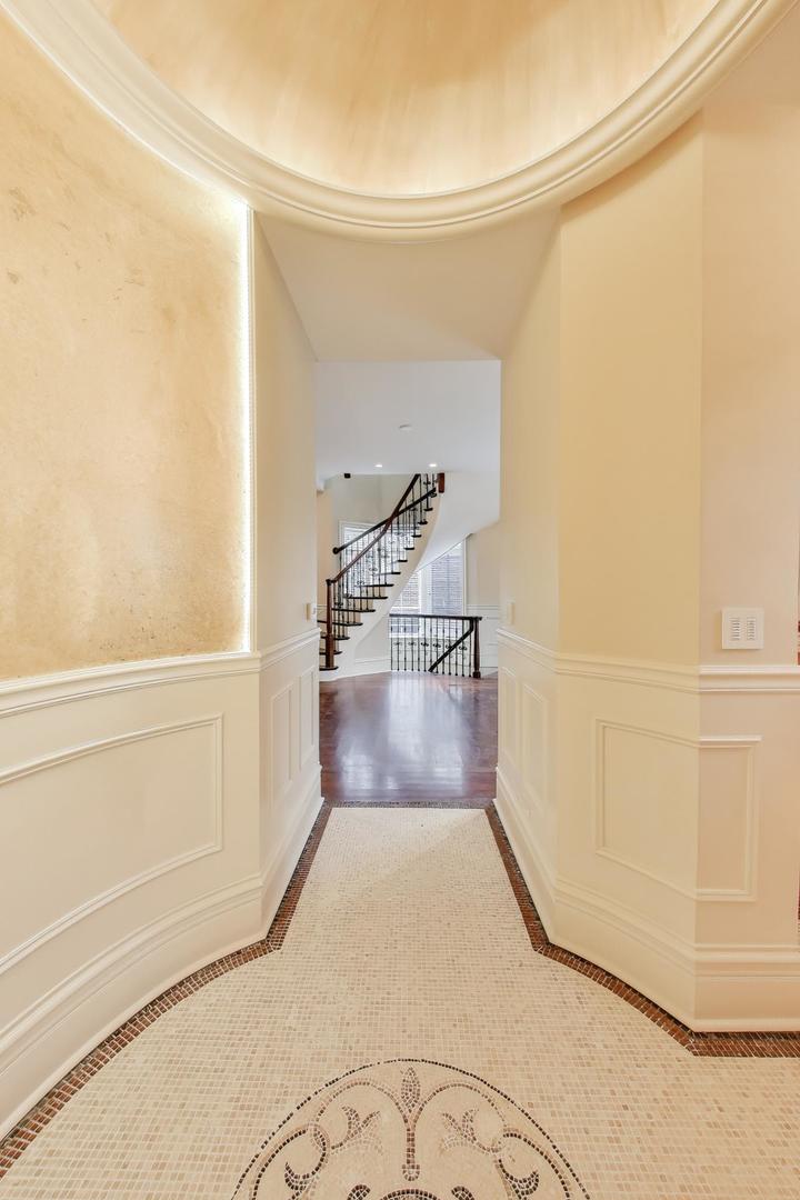 1718 West Wrightwood Avenue Chicago IL 60614