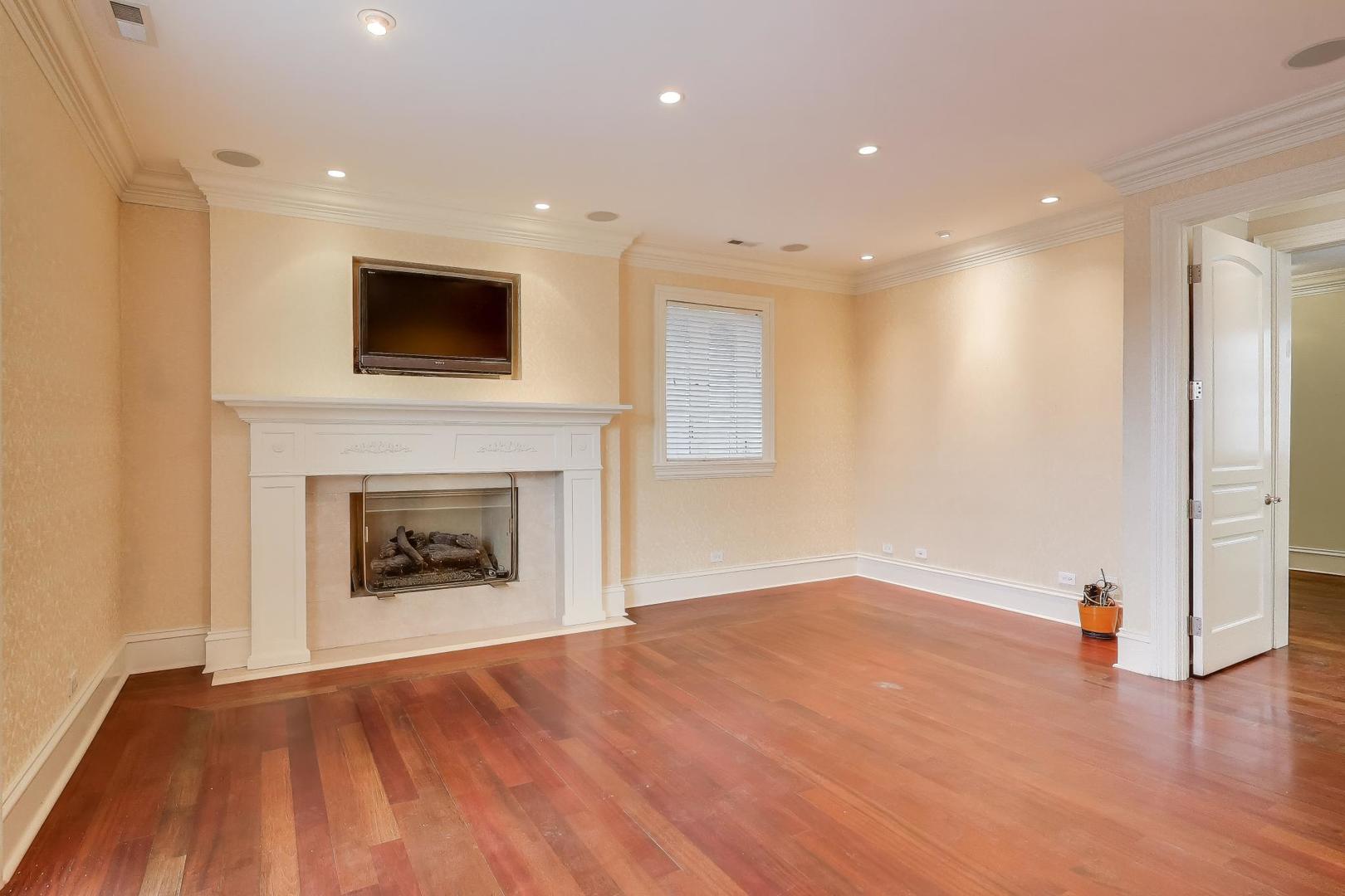 1718 West Wrightwood Avenue Chicago IL 60614