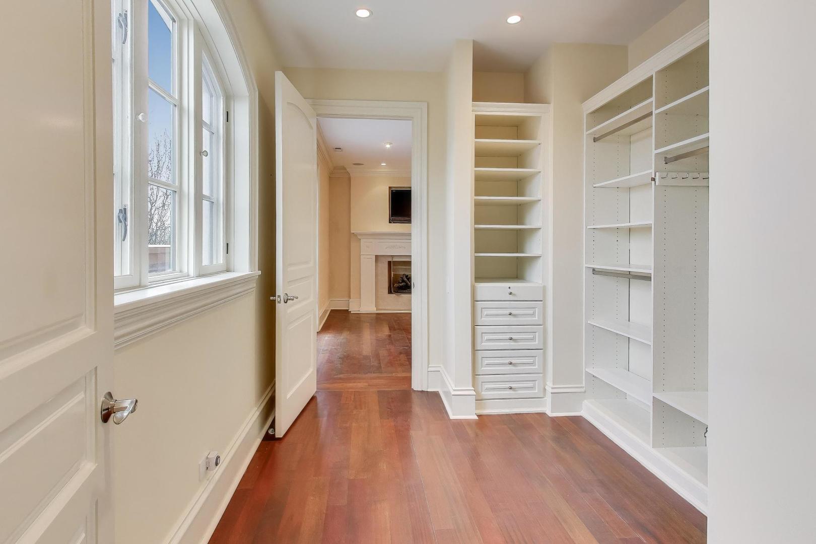 1718 West Wrightwood Avenue Chicago IL 60614