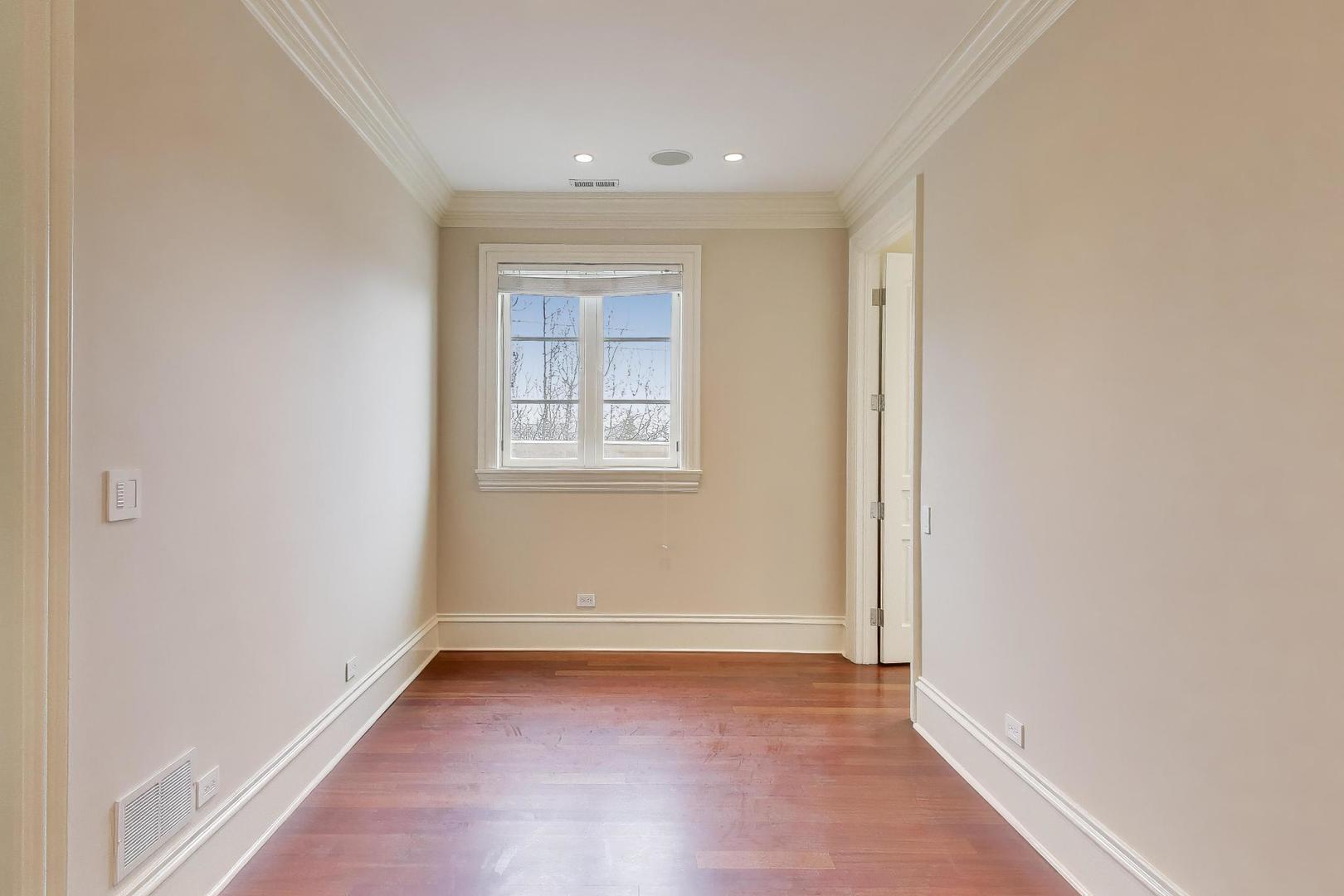 1718 West Wrightwood Avenue Chicago IL 60614