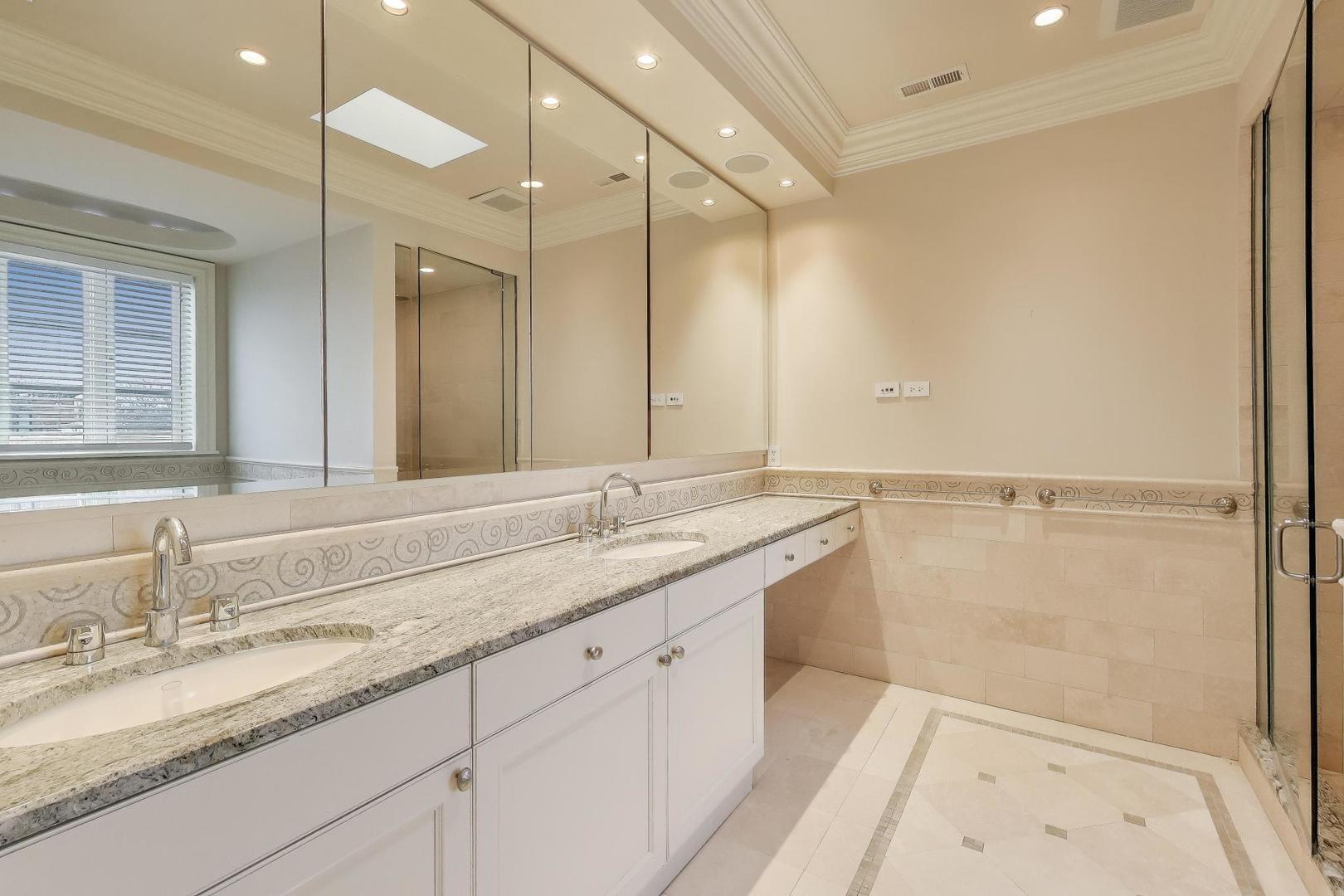 1718 West Wrightwood Avenue Chicago IL 60614