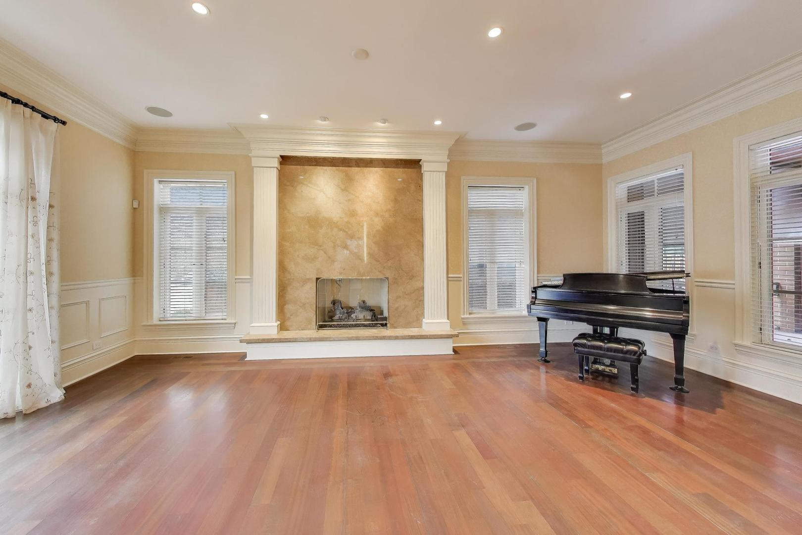1718 West Wrightwood Avenue Chicago IL 60614